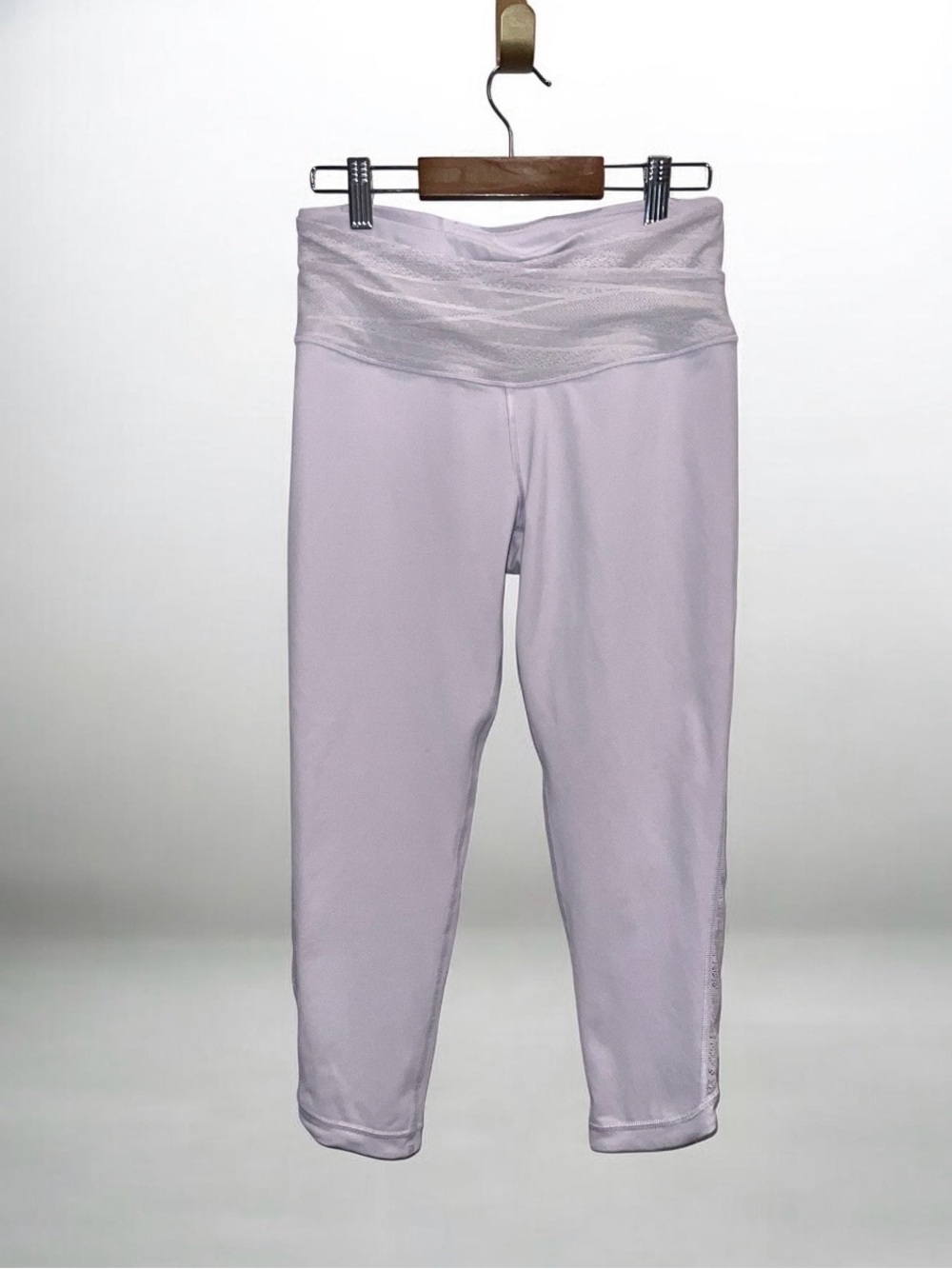 Victoria Sport Women’s Lilac Purple Capri Leggings Athletic Pants Gym Yoga Small